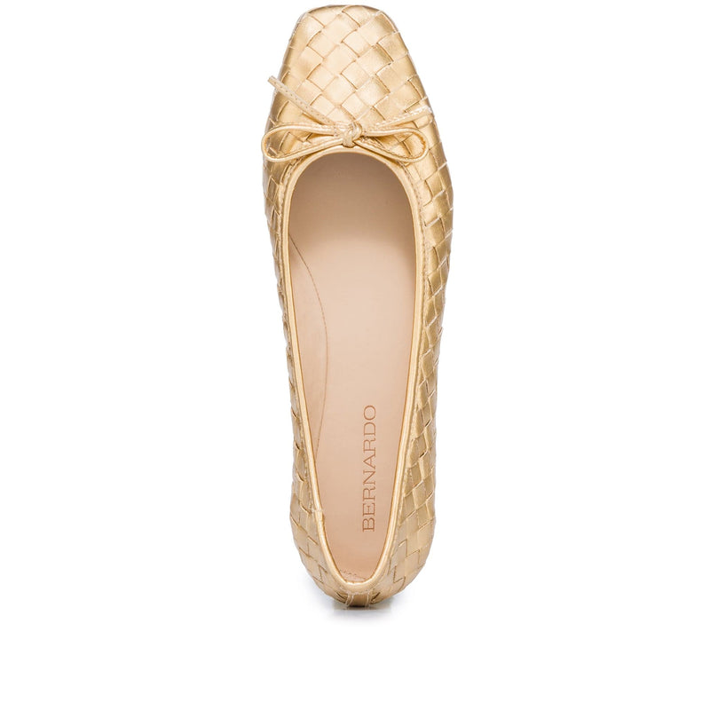 Gold Women Bernardo Gwynn Woven Ballet Flats | WZC6048VE