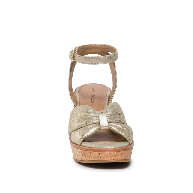 Gold Women Bernardo Kearny Wedge Sandals | OOR1001UH