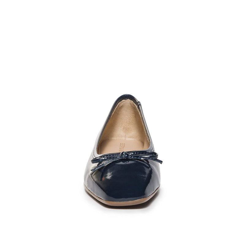 Navy Women Bernardo Gwynn Ballet Flats | LIJ242ER