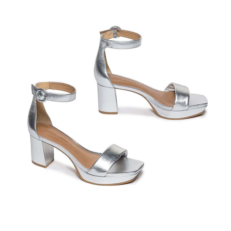 Silver Women Bernardo Carla Platform Sandals | YFP1072UF