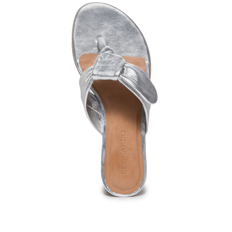 Silver Women Bernardo Harmony Thong Slide Sandals | DPC957ZV