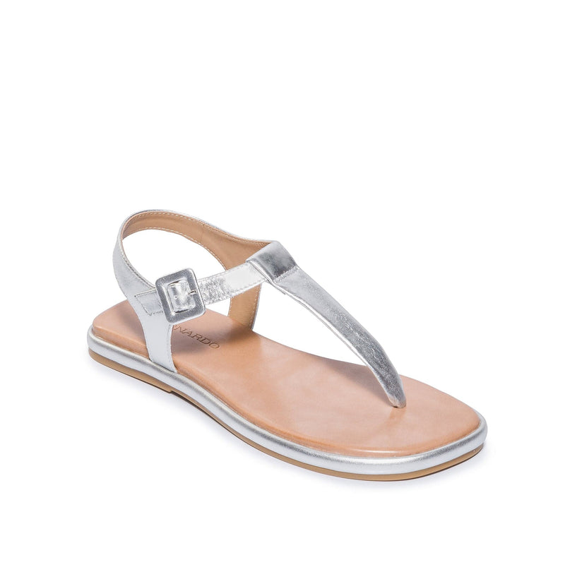 Silver Women Bernardo Tucson T-Strap Flat Sandals | EOV5077XR